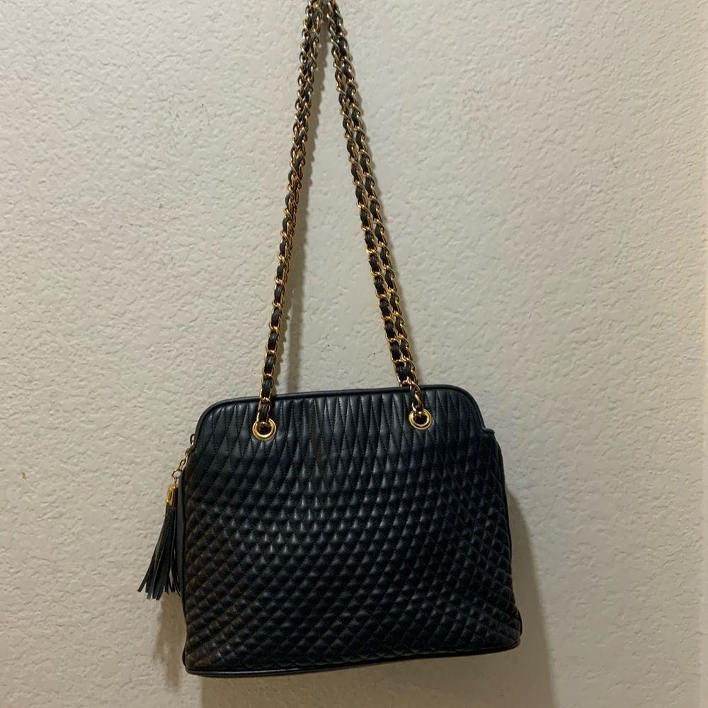 Vintage Worthington navy blue vegan leather quilted chain strap bag - Picture 2 of 15